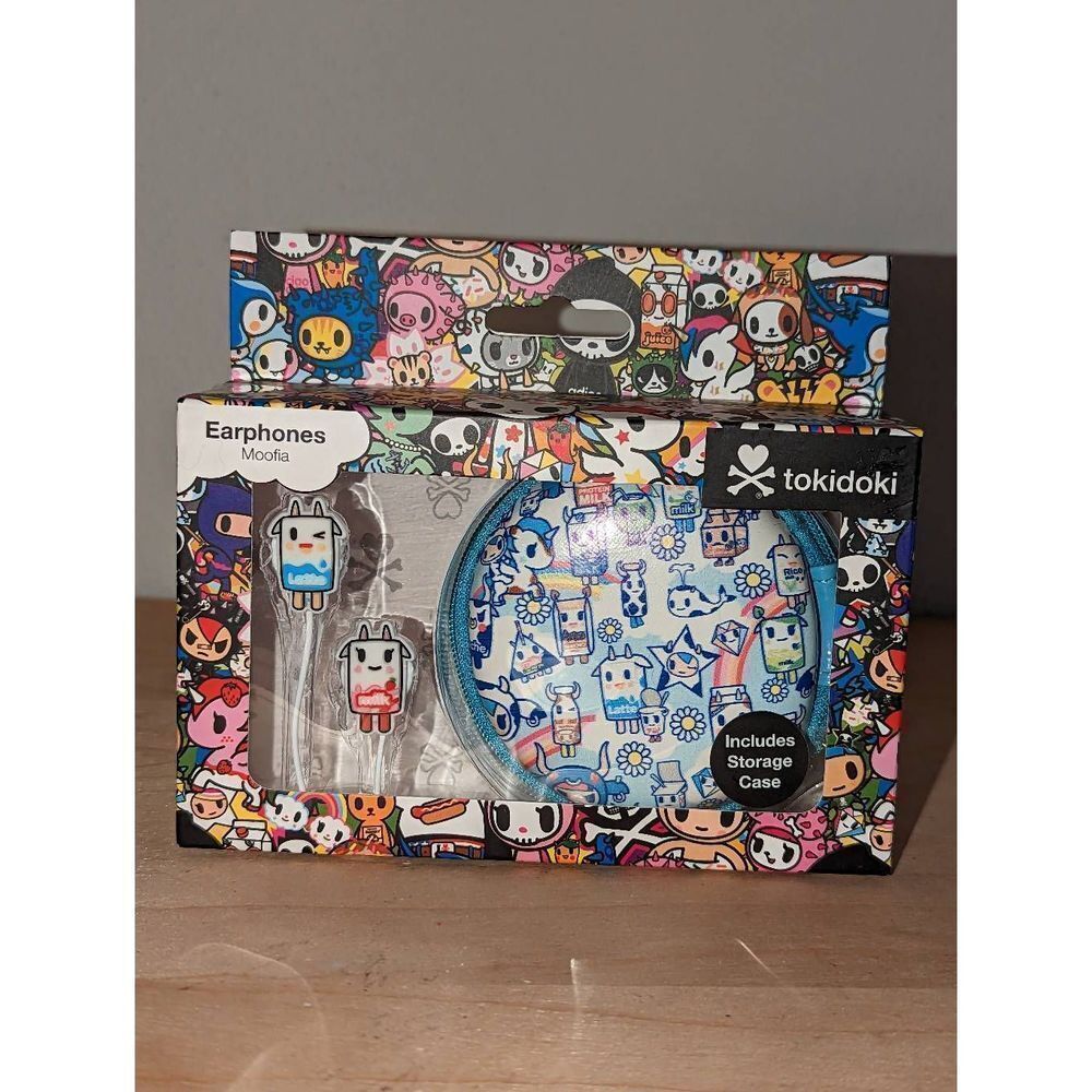 Tokidoki Kawaii Panda headphones Earphones with case NIB Moofia